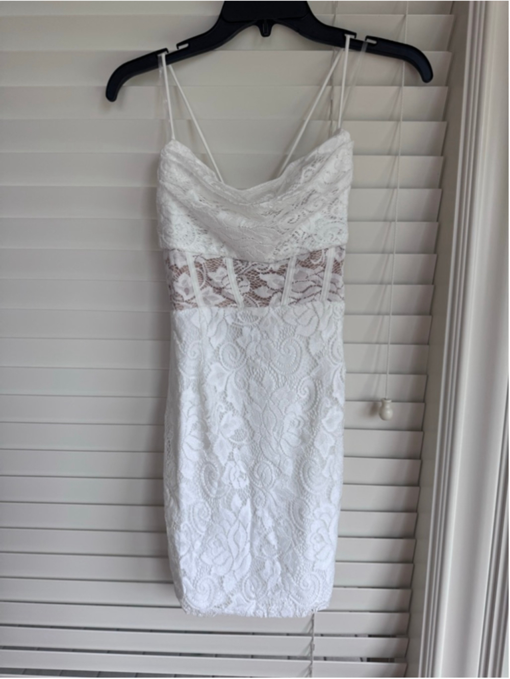 Women's Windsor White Lace Mini Dress with Beige Lining Size L